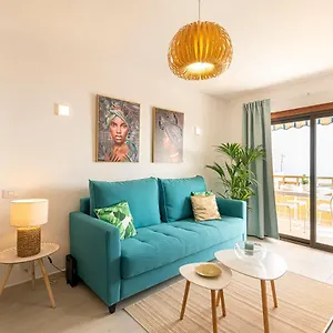 Elegant With Ocean Views Apartamento